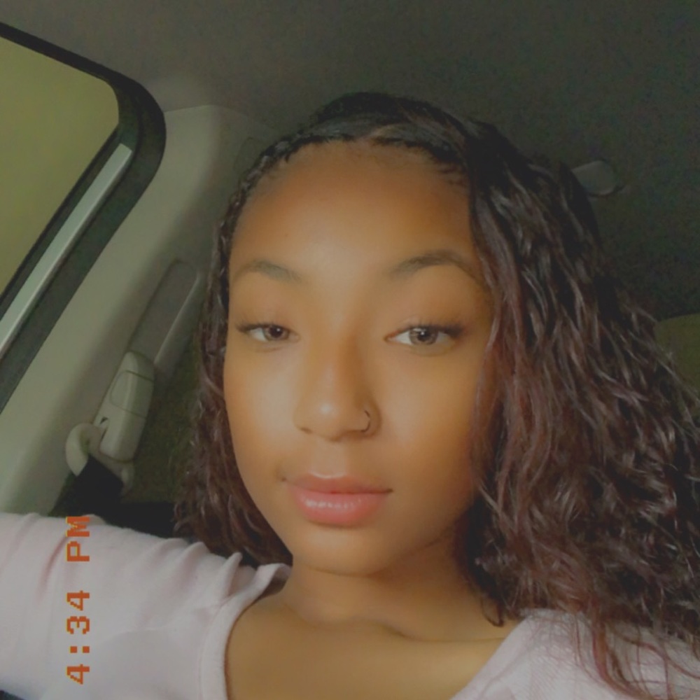 Meet your Posher, Kiana